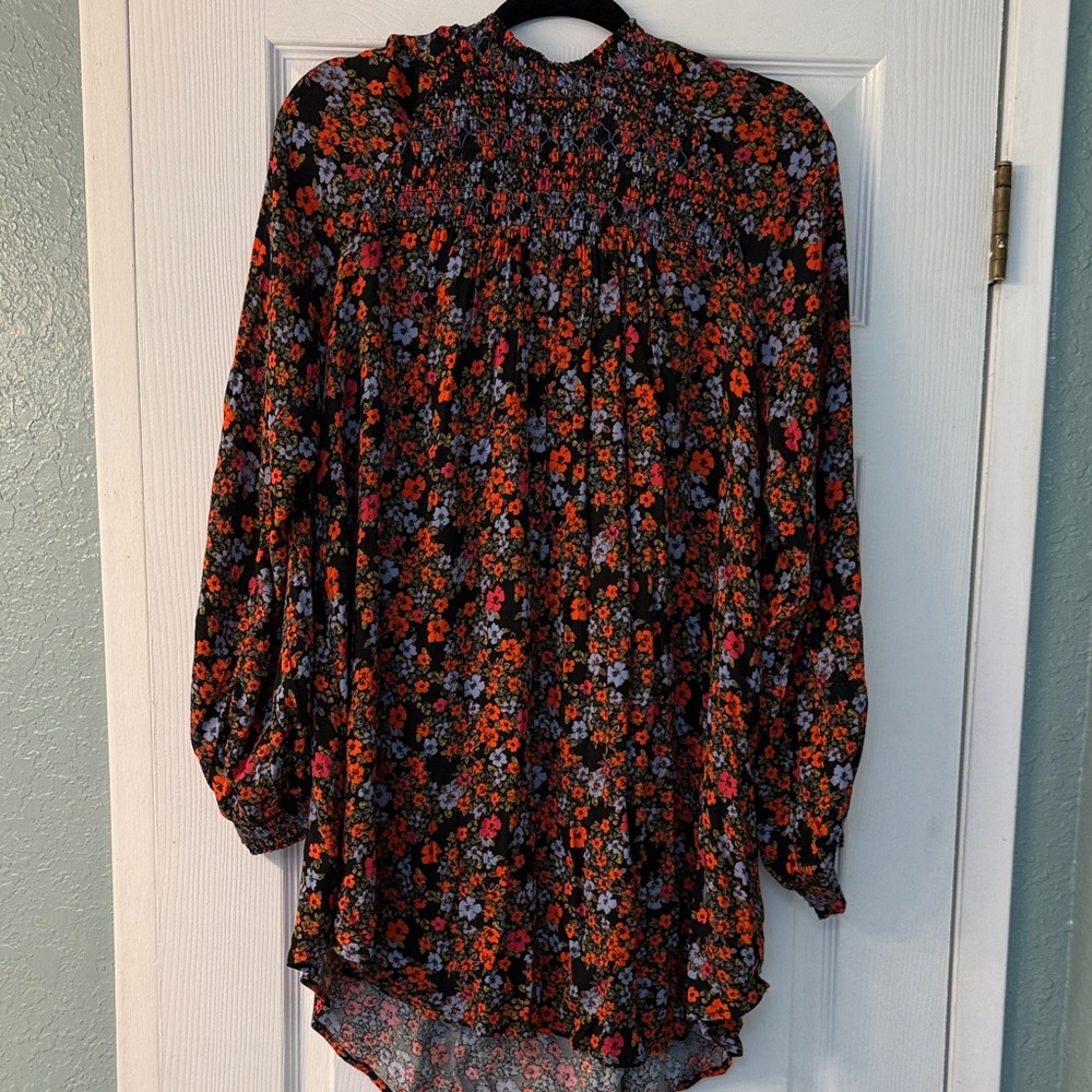 Free People Floral Blouse - Black, Red, and Blue in great pre-owned condition.